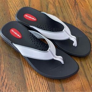 Okabashi Black White Silver Marina Thong Sandals Wmn’s Sz M Therapeutic Like New